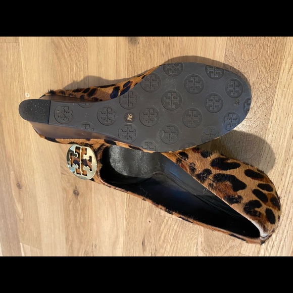Tory Burch “Sophie” wedge heels, size 9 - Picture 5 of 7